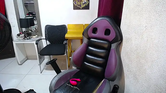 diabla_sexyboobs's cam snapshot