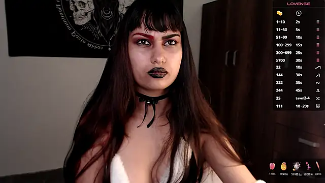 Little-Lucifer live sex cam