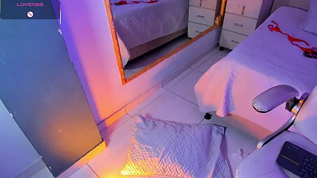 Agathaargent_'s cam snapshot