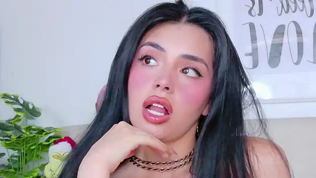 SaritaBratz's cam snapshot