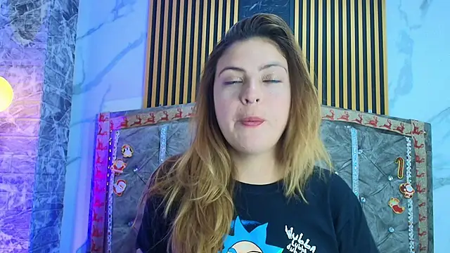 AngieLuxx_'s cam snapshot