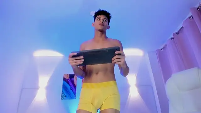 KamiSuarez live sex cam