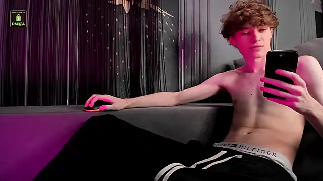 Kevin_Garsia live sex cam