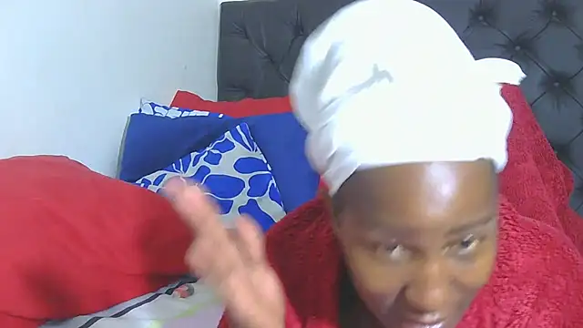 sluttylaura21's cam snapshot