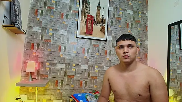 couple_lovelyds live sex cam