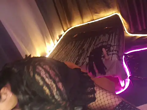 Hail_ur_Dominant live sex cam