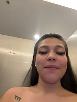 Alyshanon18 live sex cam