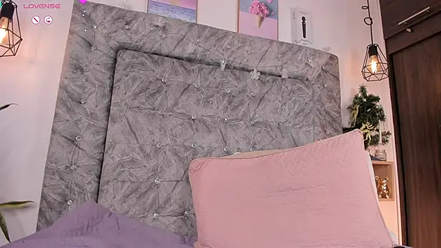 Seraphyne666 live sex cam