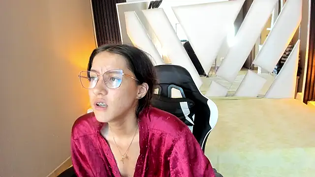 Linda4Petite's cam snapshot