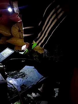 embe889's cam snapshot