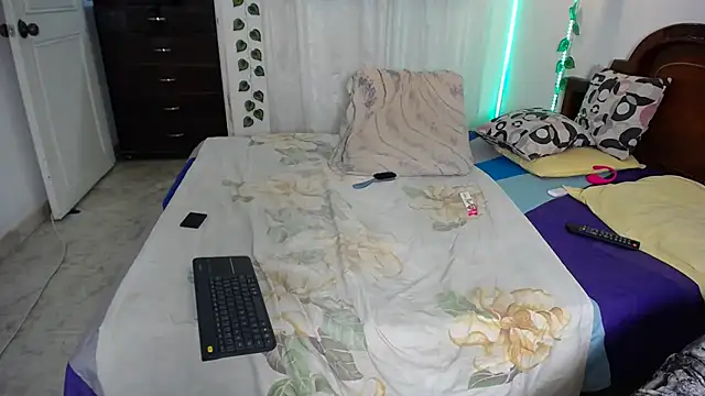 ivonne__hott1 live sex cam