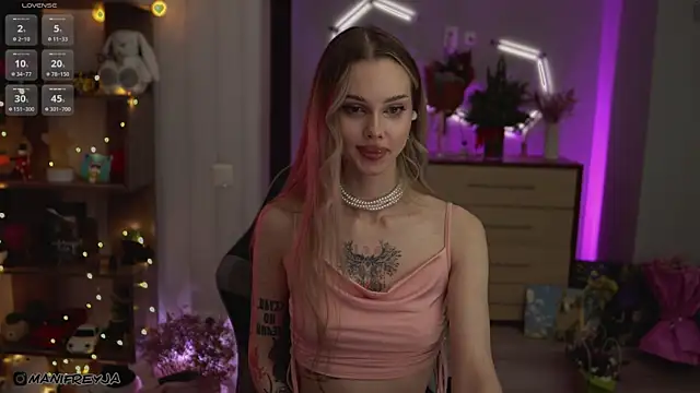 ManiFreyja's cam snapshot