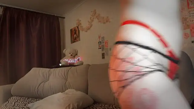 queeneelina's cam snapshot