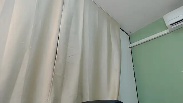 Mishell_hot_'s cam snapshot