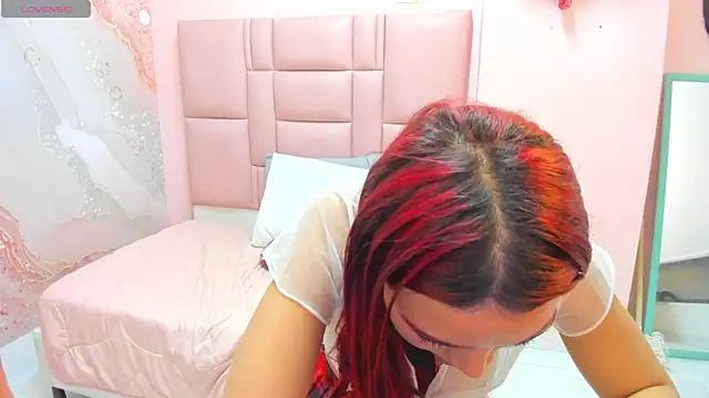 celestecortes_'s cam snapshot