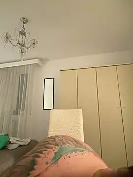 LunaFoxTip's cam snapshot