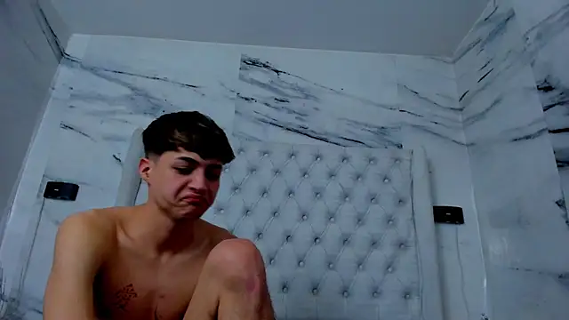 Ari_and_Storm live sex cam