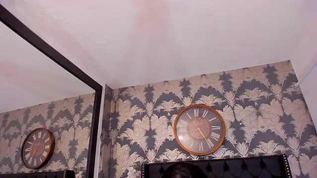 Valeria_Collin live sex cam