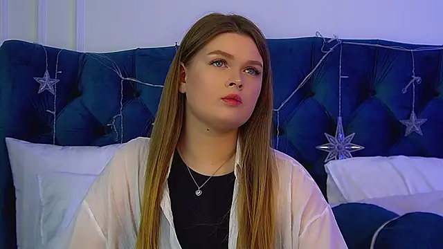 CrystalLyons live sex cam