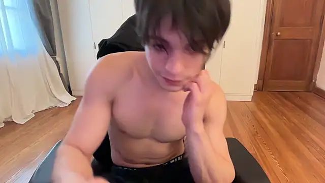 SasukeUhchiaa live sex cam