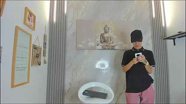 HEART_OF_MILAMBER's cam snapshot