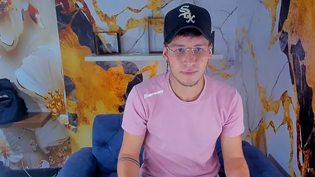 Chuck_LatinBoy's cam snapshot