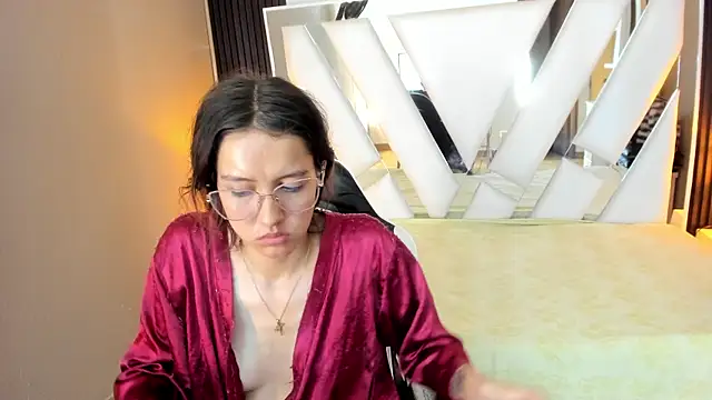 Linda4Petite's cam snapshot