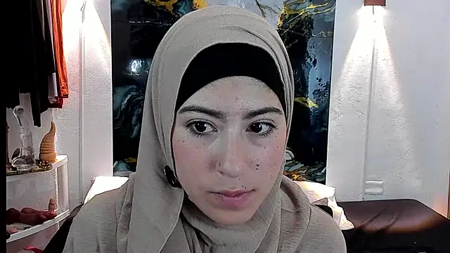 chaymae_nah_'s cam snapshot