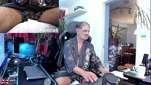 OnlineBossUK's cam snapshot