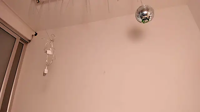 karely_and_justin's cam snapshot