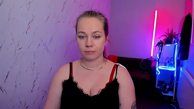 holly_xglam's cam snapshot