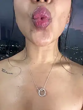 Nikothyna live sex cam