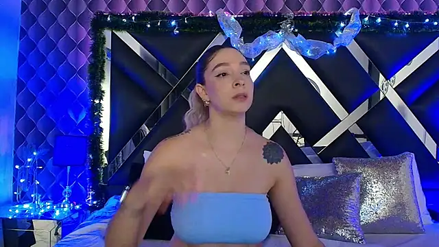 victoriaa_lee_'s cam snapshot