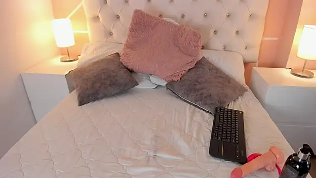 Antonella_Diiaz's cam snapshot