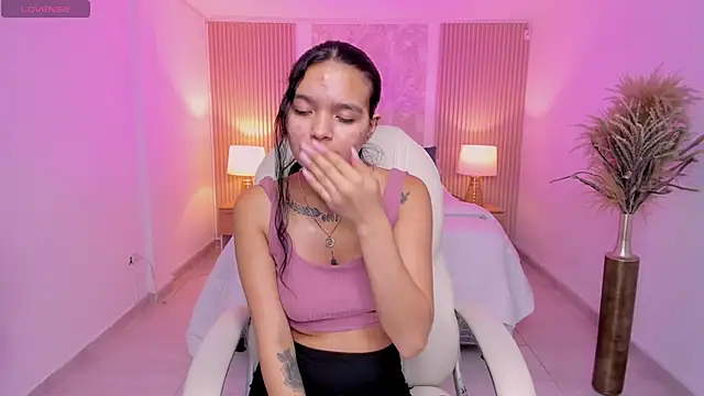 sara_jjones's cam snapshot