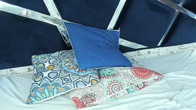 ValkiriaRaven's cam snapshot