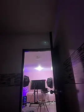 KellyOlsenbe's cam snapshot