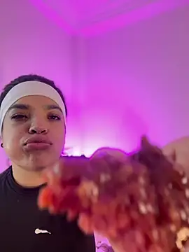 JuanitaMore01's cam snapshot