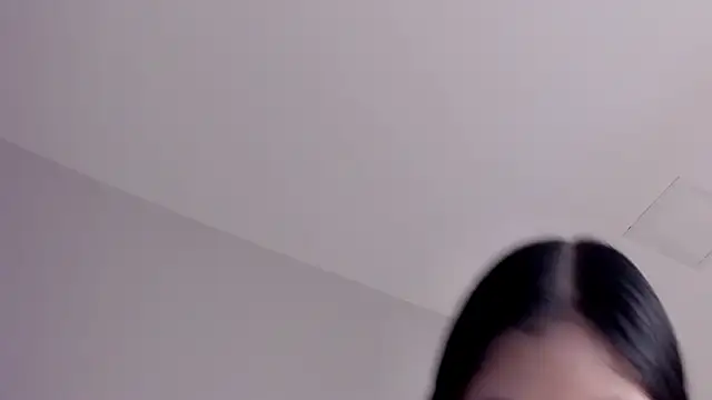 sara__jones_gh's cam snapshot