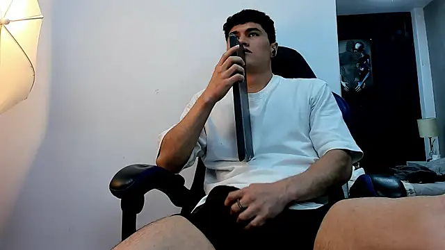 roan_birkin's cam snapshot