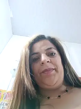 Mia-Glow's cam snapshot