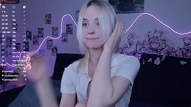 Megan--chan's cam snapshot