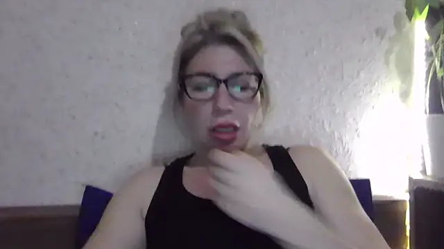 fox_red_lady7's cam snapshot