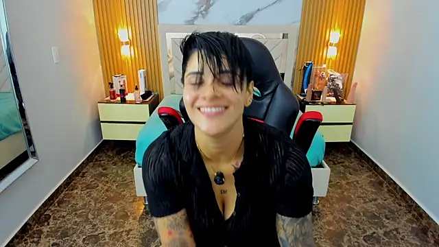 KAROLLJONES1's cam snapshot