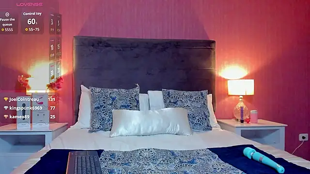 ArianaRosee_'s cam snapshot