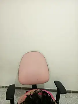 laurahotdirty's cam snapshot