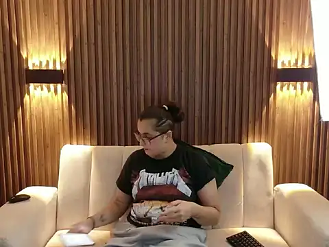 dirty_feelena's cam snapshot