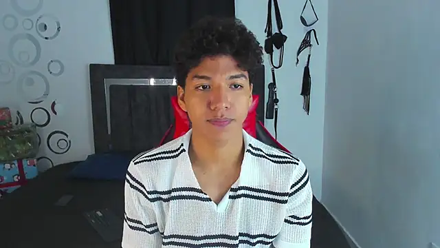 Maximiliano_Khalil live sex cam