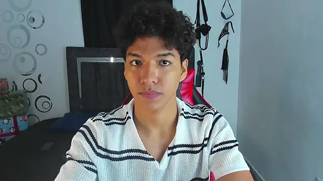 Maximiliano_Khalil live sex cam