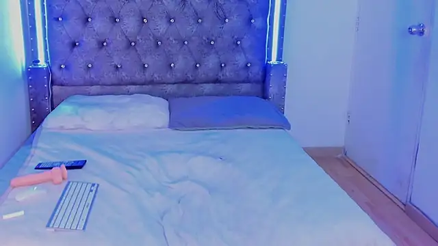 Mia_Cavalli's cam snapshot